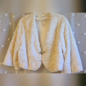 Haani bridal cream faux fur cropped capelet shawl 2XL EUC